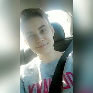 Meet your Posher, Caris